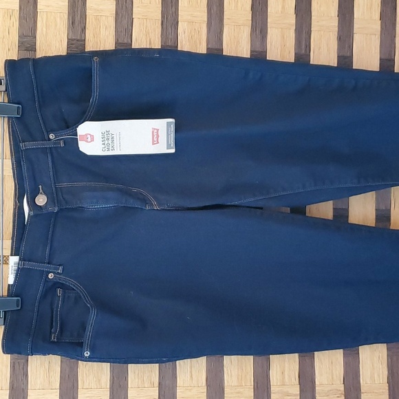 NWT!! Levi's skinny jeans - Picture 3 of 10